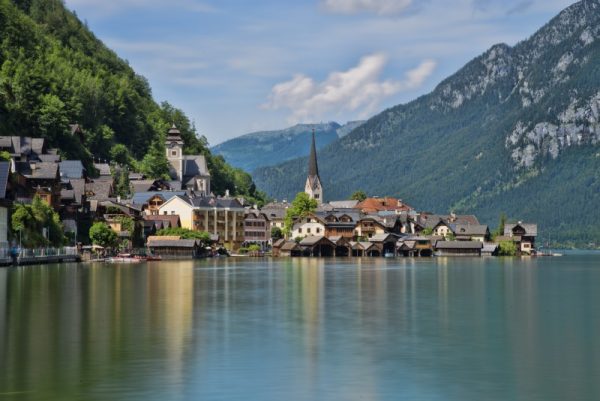 Hallstatt, satul de poveste din vederile cu Austria