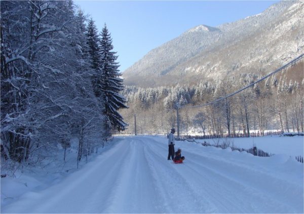 Iarna pe uliță la Câmpu lui Neag