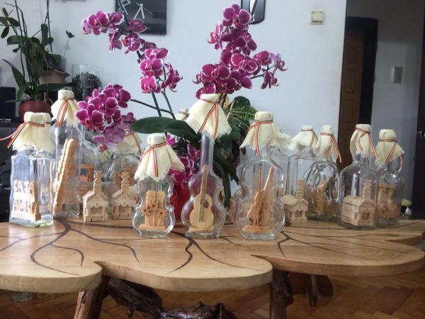 Liviu Hoban și arta sa din sticla de pălincă