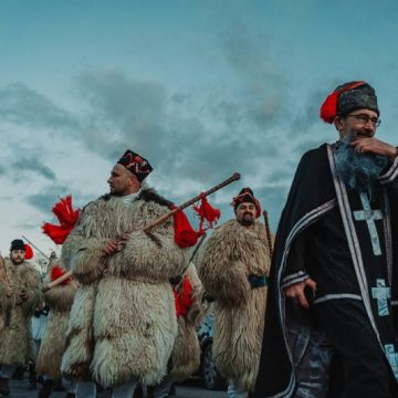 Invitație la ”Festivalul Crailor” de la Lupeni, festivalul obiceiurilor de iarnă din Valea Jiului