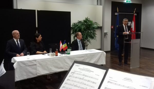 Rectorul Universității din Petroșani, membru de onoare al Universității de Științe Aplicate din Viena