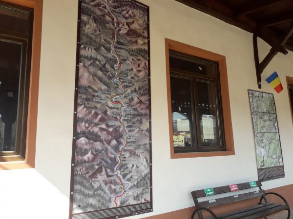 În Gara CFR Petroșani poți afla de acum ce te așteaptă în fascinanta călătorie cu trenul prin Defileul Jiului