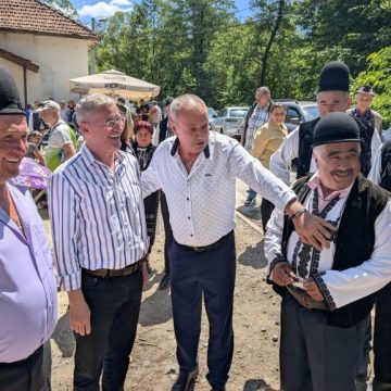 Nedeie de Sânpetru în spiritul tradiției momârlănești, pe Slătinioara Petroșaniului