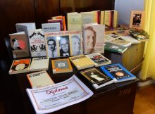 Premii pentru participanții la ”Centenarul criticilor”, eveniment educațional organizat de Biblioteca județeană din Deva