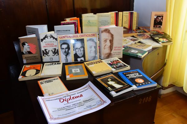 Premii pentru participanții la ”Centenarul criticilor”, eveniment educațional organizat de Biblioteca județeană din Deva