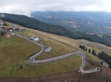 Turiștii pot ajunge de acum în stațiunea Parâng pe un spectaculos drum de belvedere, modernizat de Consiliul Județean Hunedoara