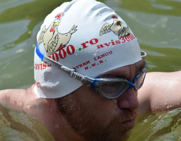 Avram Iancu își schimbă planurile și atacă un record de înot împotriva curentului pe Dunăre