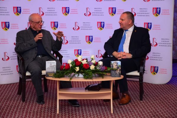 Lansare de carte la Deva, cu actorul Mihai Mălaimare, din lumea teatrului în cea a literaturii