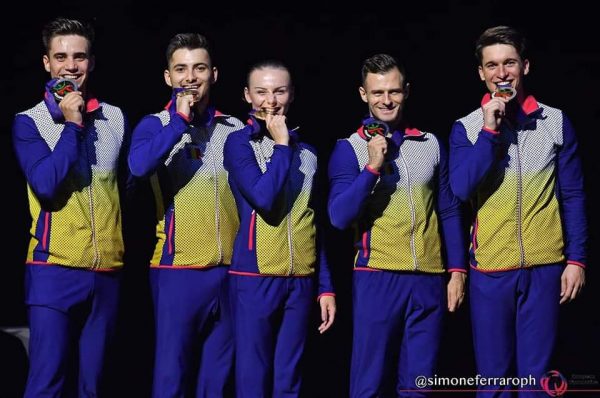 Petrilelenii Daniel Tavoc și Darius Branda în grupul de aur al României la Campionatele Europene de Gimnastică Aerobica din Italia