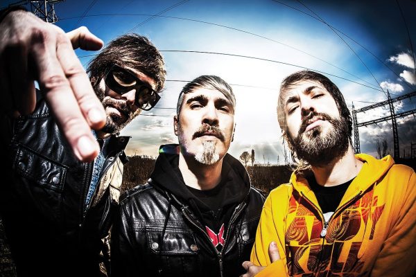 ”Under History”, un spectacol de arte vizuale și new-media, la MCDR Deva