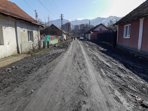 Vulcanul primește bani europeni pentru modernizarea străzilor din Colonia de Jos