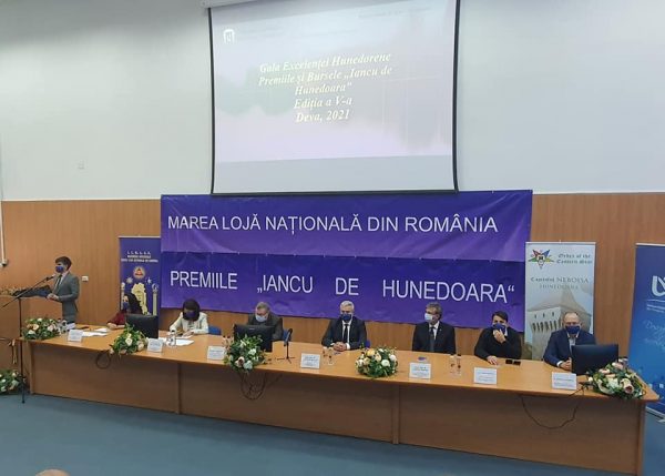 Premiile și bursele ”Iancu de Huneodara” decernate la Deva în cadrul Galei Excelenței în Educație