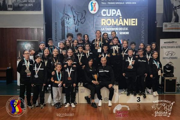 Record de medalii pentru ”Panterele negre” din Petroșani la Cupa României de Taekwon-do itf