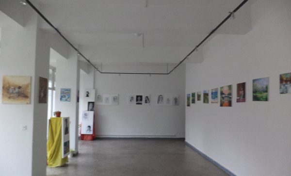 Expoziție de desen semnată Sonia Ganea la Galeria de artă din Lupeni