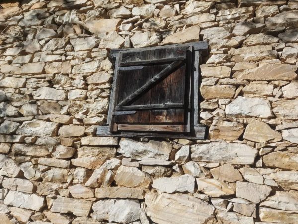 Alun, satul hunedorean de marmură,  înmărmurit în vremuri demult uitate