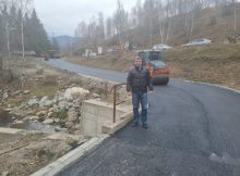 Se toarnă asfalt ”pe bandă rulantă” la Lupeni