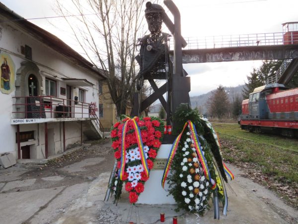 Comemorare în memoria victimelor ultimei mari tragedii de la Mina Petrila
