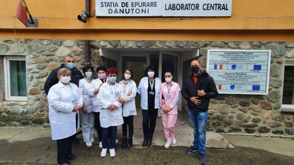 Cine bea apă din Jiu, rămâne aici! Iar cine bea apă de la robinet în Valea Jiului, e sigur că o consumă pe cea bună!