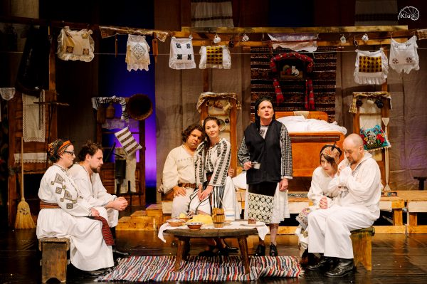 Poveștile lui Ion Creangă depănate artistic și în următorul week-end la teatrul din Petroșani