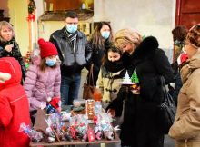 Daruri pentru mari și mici din ”Atelierul lui Moș Crăciun” de la Biblioteca județeană din Deva