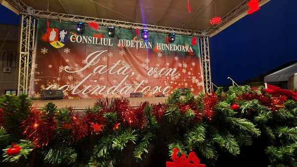 ”Iată, vin colindători !” și la Consiliul județean Hunedoara