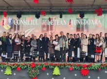 Colindători din Țara Zarandului și Țara Hațegului la CJH, în a patra zi a Festivalului ”Iată, vin colindători !”