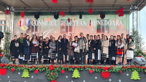 Colindători din Țara Zarandului și Țara Hațegului la CJH, în a patra zi a Festivalului ”Iată, vin colindători !”