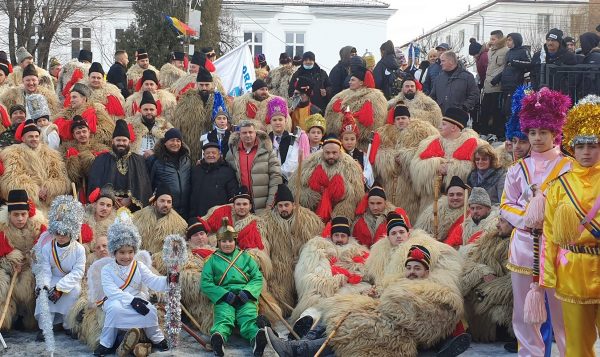 Cele mai frumoase colinde, cele mai frumoase costume  și cele mai frumoase tradiții din Valea Jiului au fost puse în valoare la ”Festivalul Crailor” de la Lupeni