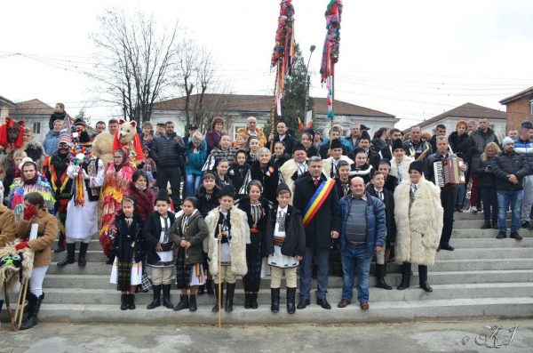 Regal de colinde, tradiții și folclor la ”Festivalul Crailor” de la Lupeni