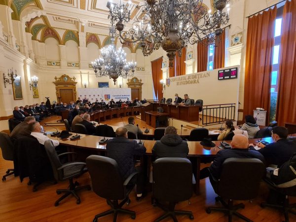 Ședință de analiză la CJH asupra implicațiilor generate de sistarea serviciilor de salubritate în 61 de localități hunedorene