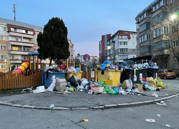 Stare de alertă în centrul și nordul județului Hunedoara, declanșată pe fondul crizei deșeurilor