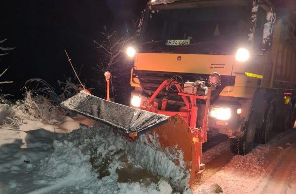Intervenții pentru deszăpezire pe drumurile județene