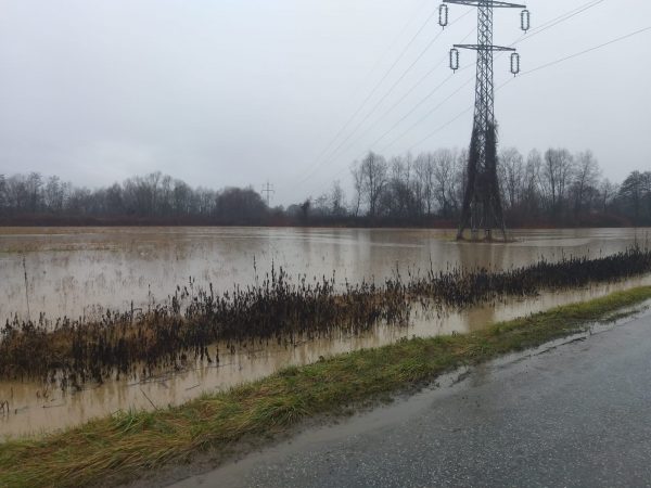 Crăciun cu inundații în zona de nord a județului Hunedoara
