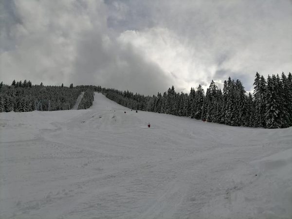 Singura pârtie de schi din Munții Retezat se deschide pe 17 decembrie