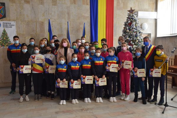 Performanța în sport și educație, premiată la Petroșani