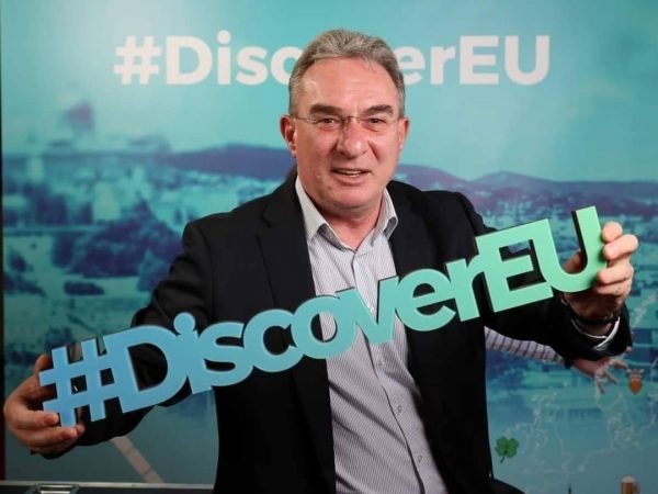 Deputatul european Iuliu Winkler apreciază că ar fi bine ca toți tinerii din România să afle că 2022 este Anul European al Tineretului