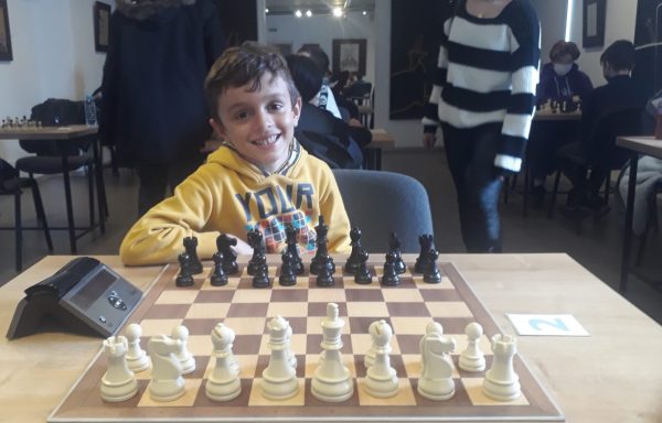 Rareș-Ștefan Apostu campion în regatul șahiștilor din Argeș