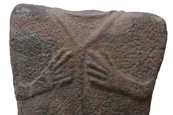 Patru statui-menhir, exponate din patrimoniul MCDR Deva, aduse în atenția publicului în ”expoziția virtuală”