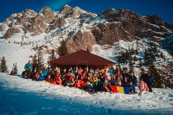 Debutul anului turistic 2022 în Retezatul Mic, la Scorota