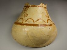 Vas ceramic pictat de la Sarmizegetusa Regia, o nouă piesă de colecție a MCDR Deva, în ”expoziția virtuală”