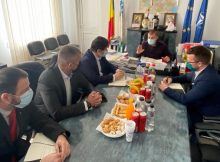 Primarii din Uricani și Vulcan și-au expus problemele din comunitate în fața prefectului județului Hunedoara