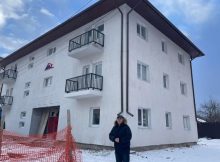 S-au reluat lucrările la construcția noului bloc ANL de la Uricani