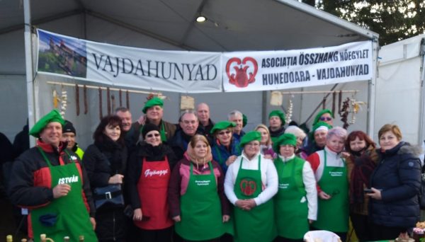 Bucătari hunedoreni, campioni la cel mai mare festival gastronomic de preparat tradițional carnea de porc