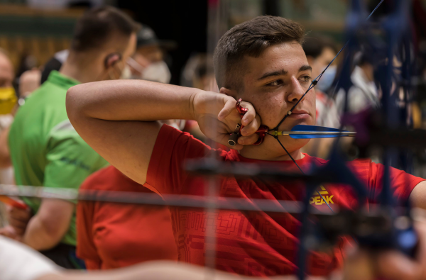 Rezultate deosebite ale arcașilor din Valea Jiului la Campionatele Europene Indoor din Slovenia