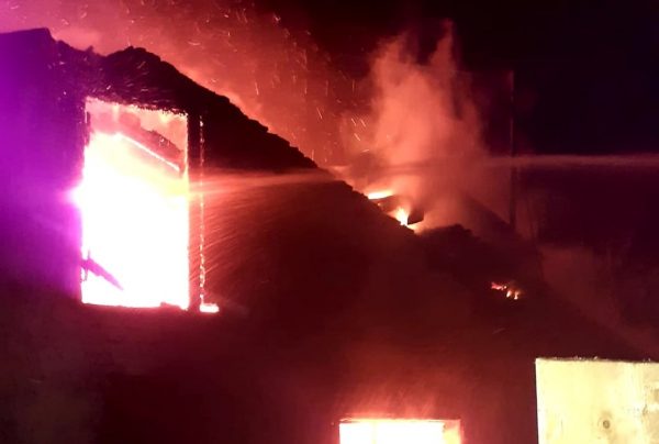 Un incendiu violent a lăsat o familie fără adăpost în municipiul Lupeni