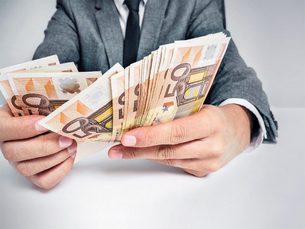 Paradox pe piața muncii în România: 81% dintre companii au în plan majorări salariale în 2022, deși spun că nivelul candidaților este scăzut și că aceștia din urmă au pretenții salariale prea mari