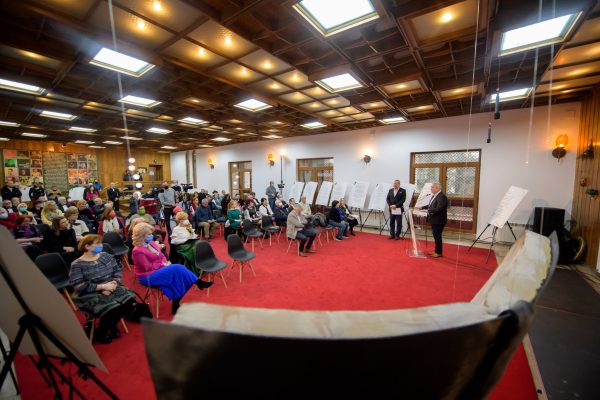 Regal de poezie la Petroșani, cu ”Dor și drag de Dragobete”