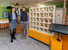 Un bulgăre de granit din Geoparcul Țara Hațegului, expus în Luxemburg