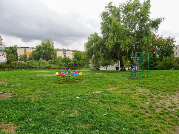 Patru spații noi de recreere și joacă pentru hunedoreni, prin Regio-POR