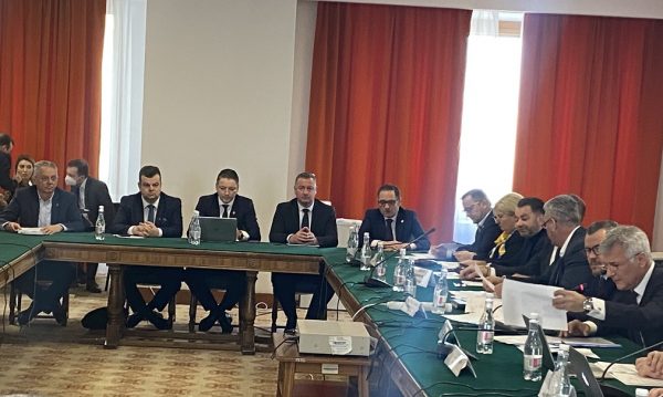 Undă verde în Comisia pentru Energie a Senatului pentru finalizarea lucrărilor hidrotehnice din Defileul Jiului